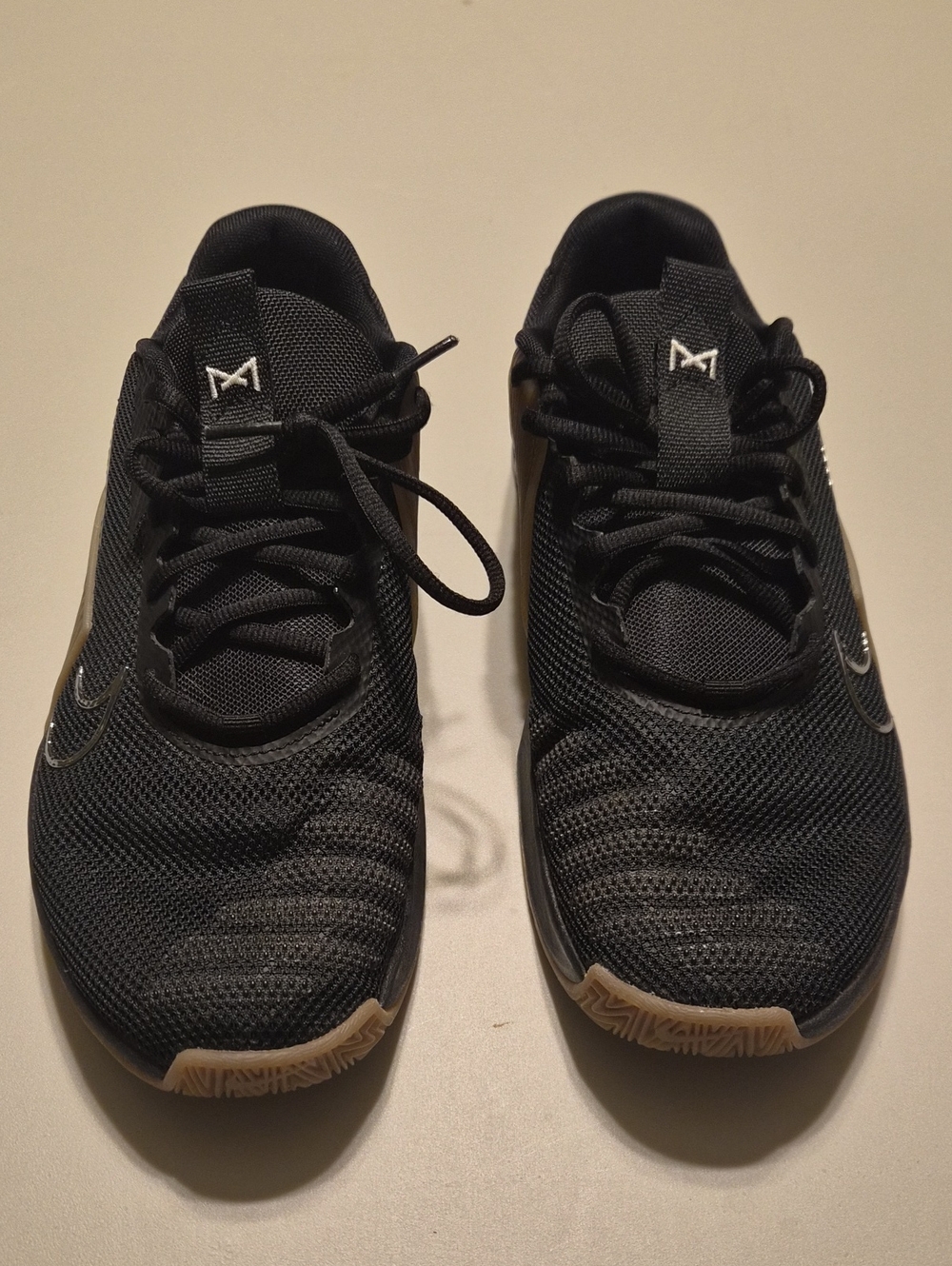 Nike Men's Black Low-Top Training Sneakers with gummy Soles